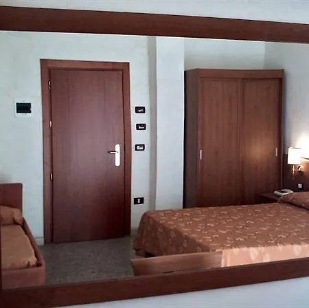 Hotel Pineta San Menaio